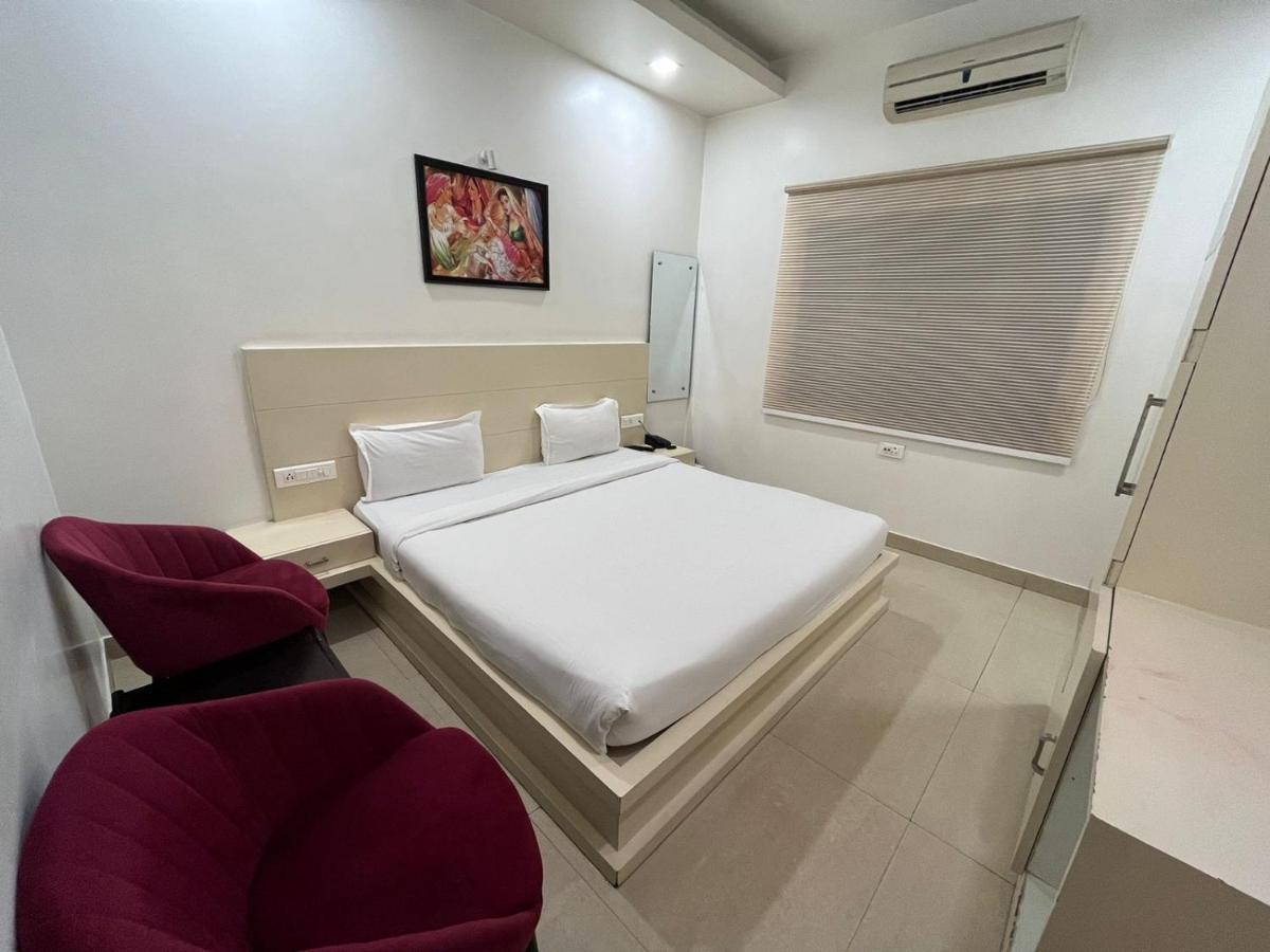 Hotel Sahib'S Red Carpet - Family & Corporate Hotel Chain Agra  Buitenkant foto