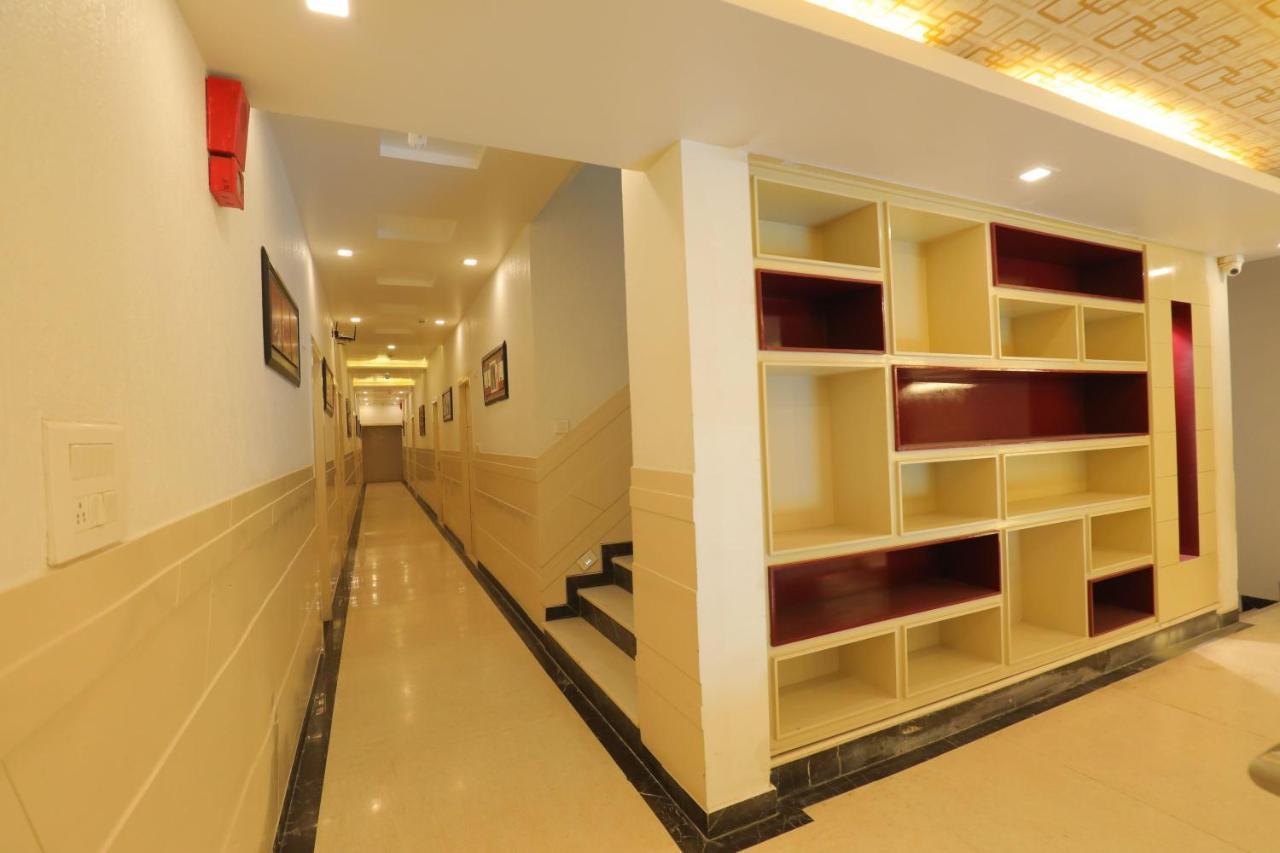 Hotel Sahib'S Red Carpet - Family & Corporate Hotel Chain Agra  Buitenkant foto