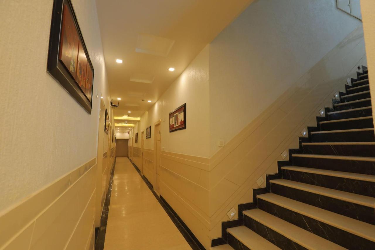 Hotel Sahib'S Red Carpet - Family & Corporate Hotel Chain Agra  Buitenkant foto