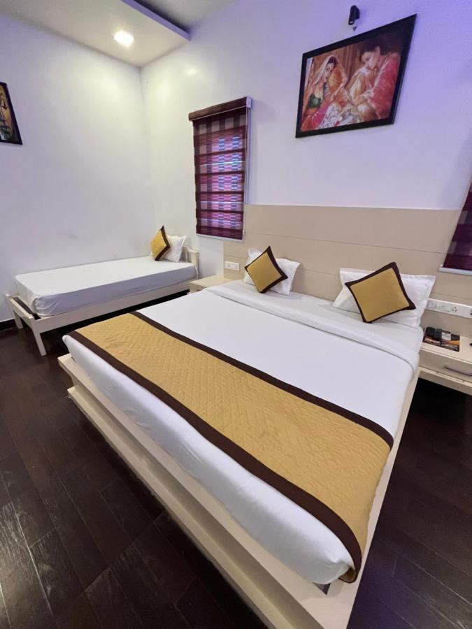 Hotel Sahib'S Red Carpet - Family & Corporate Hotel Chain Agra  Buitenkant foto